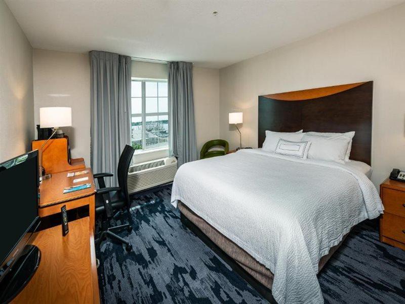Hotel Fairfield And By Marriott 3*