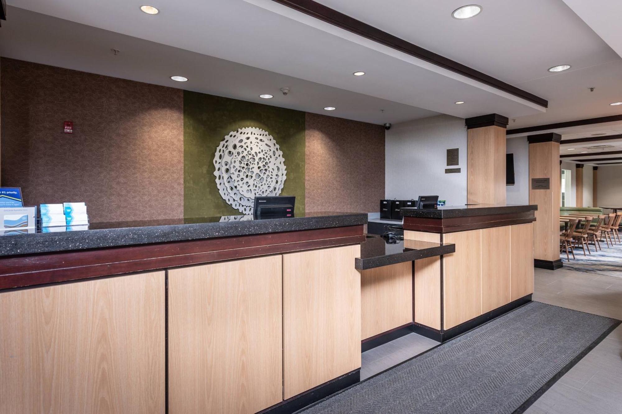 Fairfield And By Marriott 3*