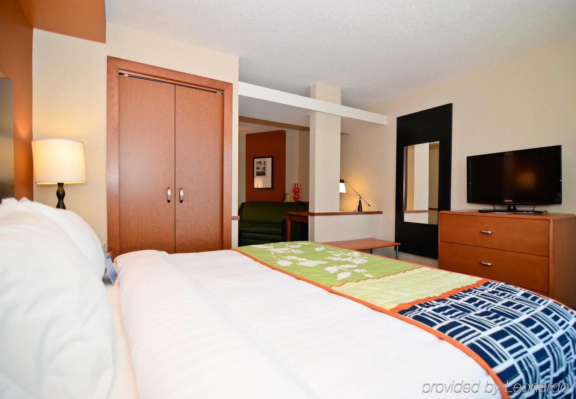 Hotel Fairfield And By Marriott