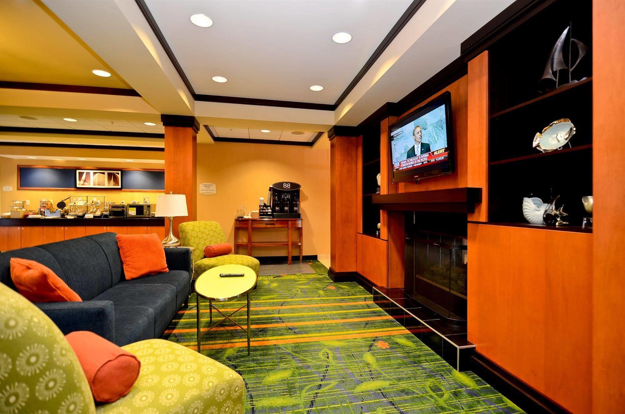 Hotel Fairfield And By Marriott 3*