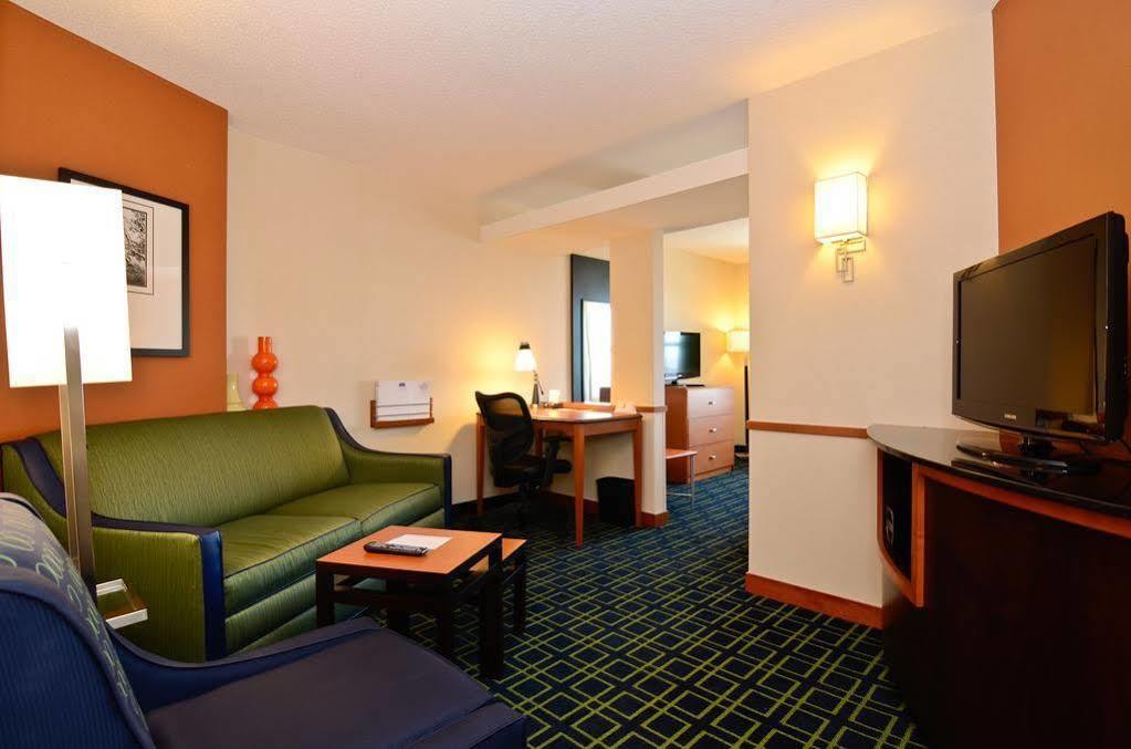 Hotel Fairfield And By Marriott 3*